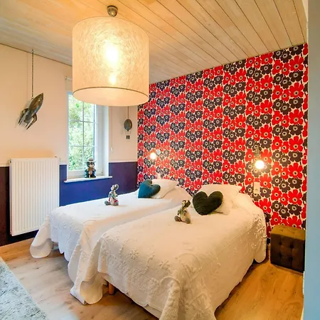 Casa de Férias Great In Bastogne With Sauna